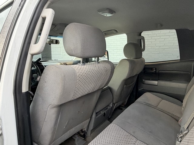 Toyota Tundra 4WD Truck  2010