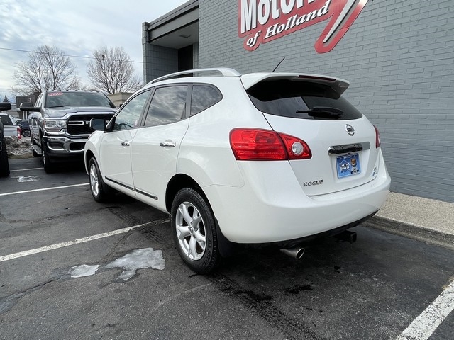Nissan Rogue  2011