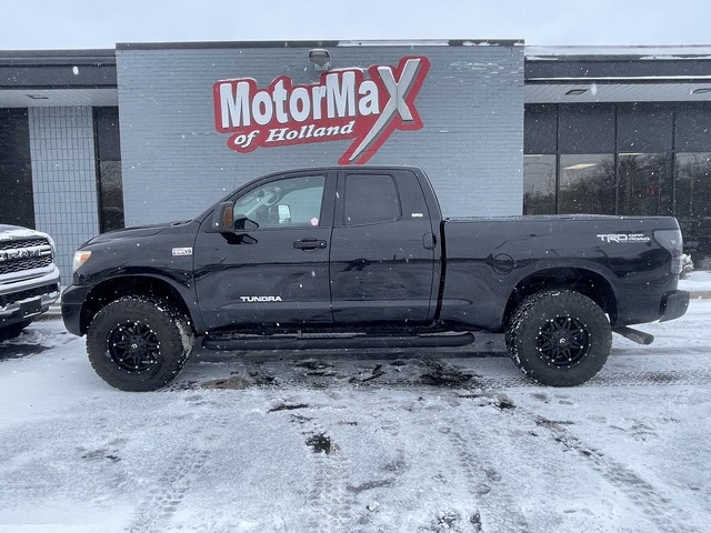 Toyota Tundra 4WD Truck  2012