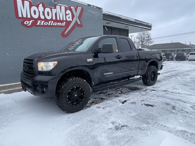 Toyota Tundra 4WD Truck  2012