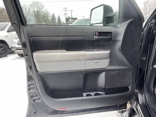 Toyota Tundra 4WD Truck  2012