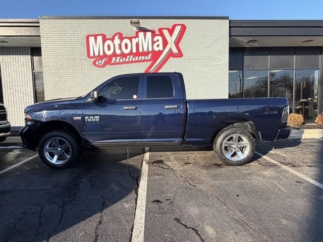 2016 RAM 1500 Express Quad Cab 4WD