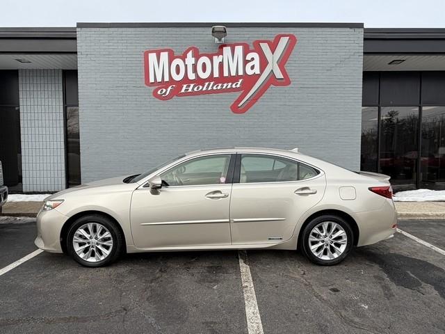 2013 Lexus ES 300h 4dr Sdn Hybrid