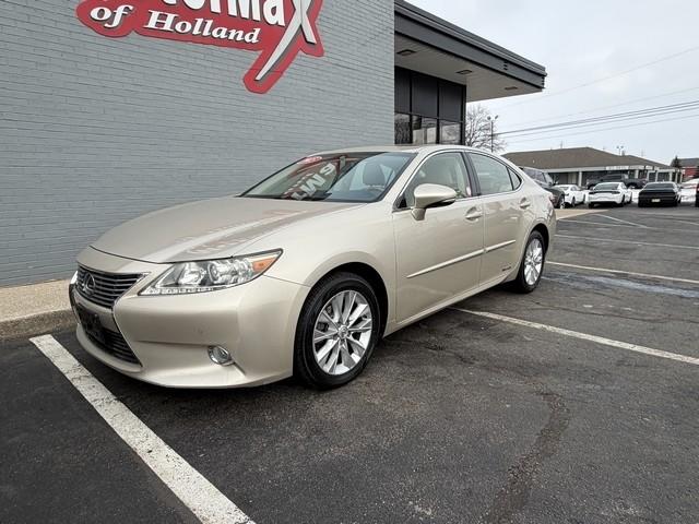 Lexus ES 300h 4dr Sdn Hybrid 2013