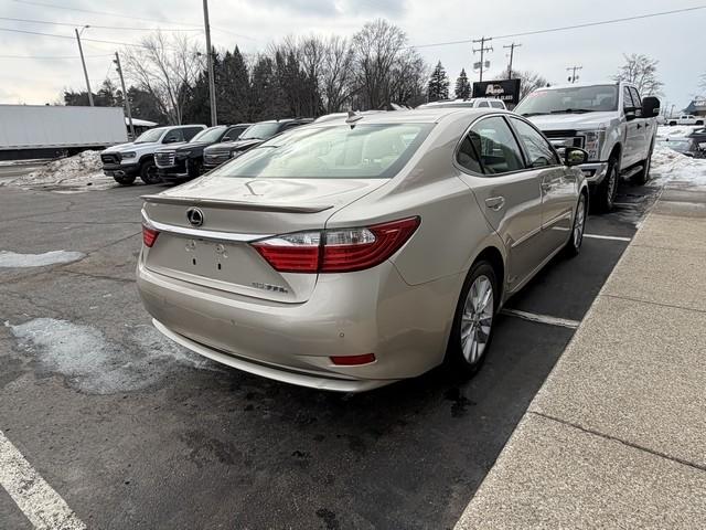 Lexus ES 300h 4dr Sdn Hybrid 2013