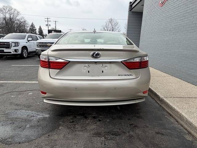Lexus ES 300h 4dr Sdn Hybrid 2013