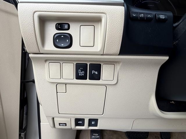 Lexus ES 300h 4dr Sdn Hybrid 2013