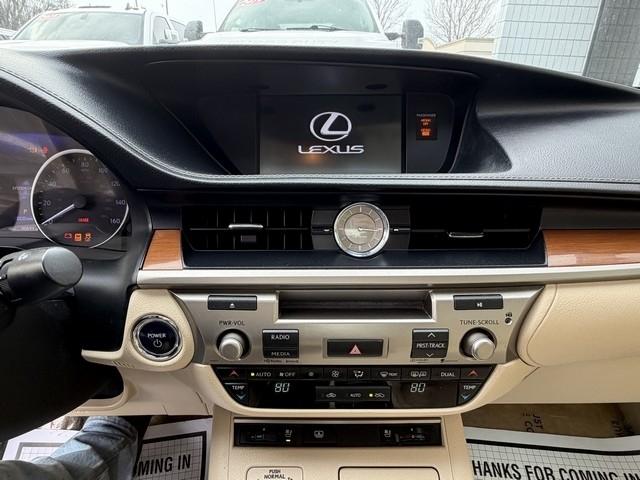 Lexus ES 300h 4dr Sdn Hybrid 2013