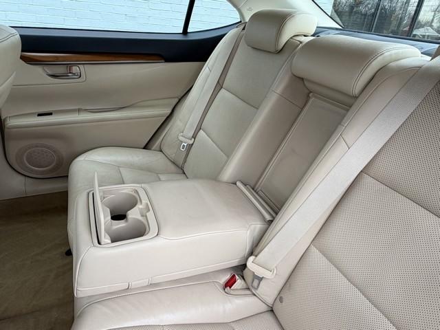 Lexus ES 300h 4dr Sdn Hybrid 2013