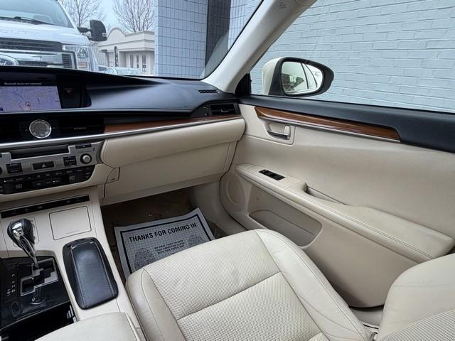 Lexus ES 300h 4dr Sdn Hybrid 2013