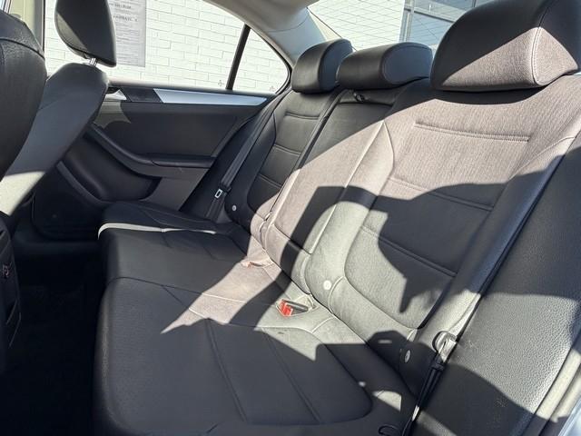 Volkswagen Jetta Sedan  2012