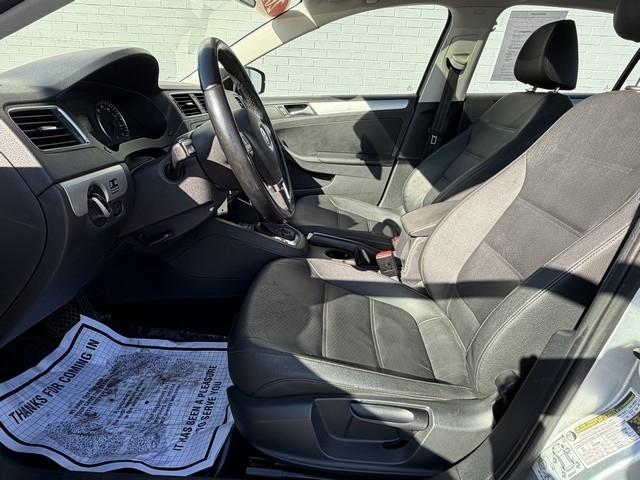 Volkswagen Jetta Sedan  2012