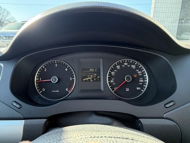 Volkswagen Jetta Sedan  2012