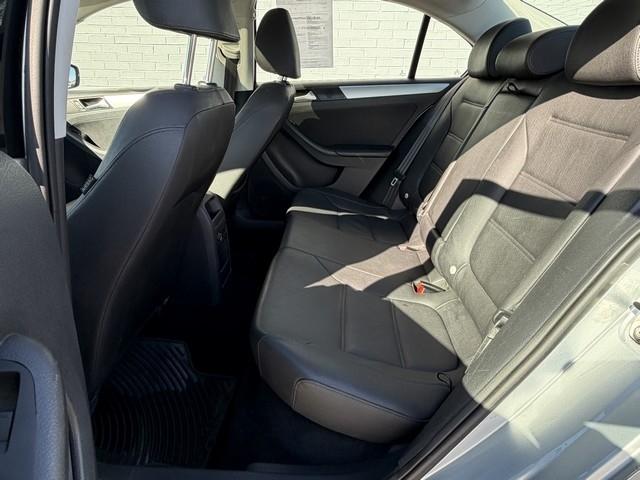 Volkswagen Jetta Sedan  2012