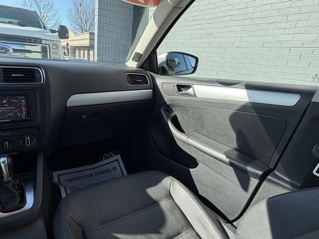 Volkswagen Jetta Sedan  2012