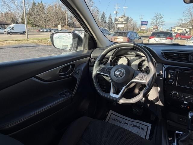 Nissan Rogue Sport  2020