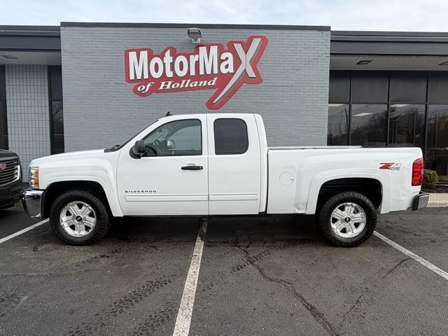 White 2013 Chevrolet Silverado 1500 LT Extended Cab 4WD Pickup Truck Four-Wheel Drive Automatic