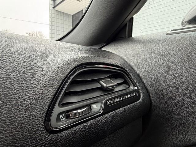 Dodge Challenger  2016