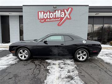 2016 Dodge Challenger SXT 2D Coupe
