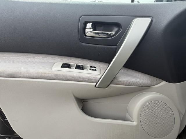 Nissan Rogue FWD 4dr SV 2012