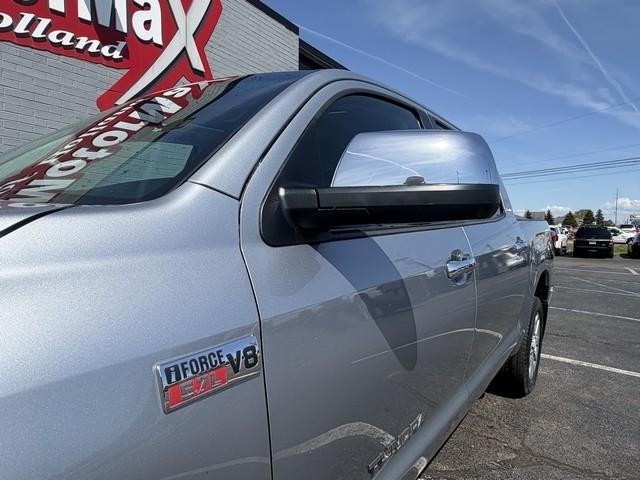 Toyota Tundra 4WD Truck  2013