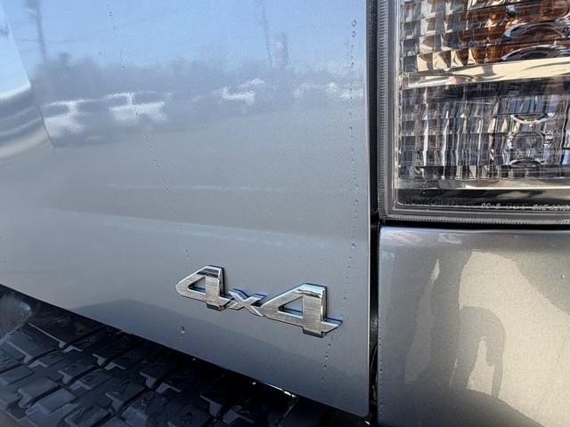 Toyota Tundra 4WD Truck  2013