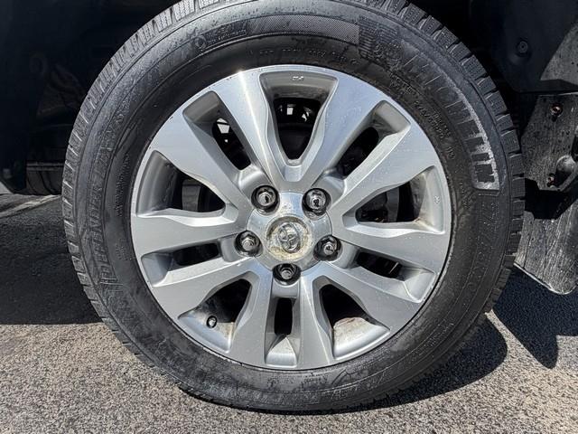 Toyota Tundra 4WD Truck  2013