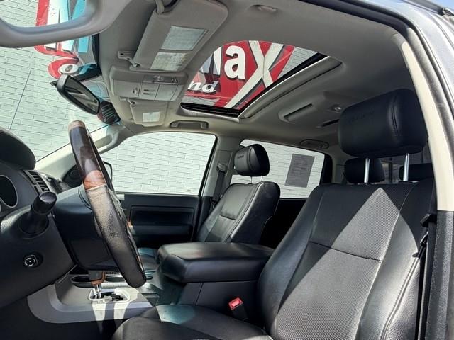 Toyota Tundra 4WD Truck  2013