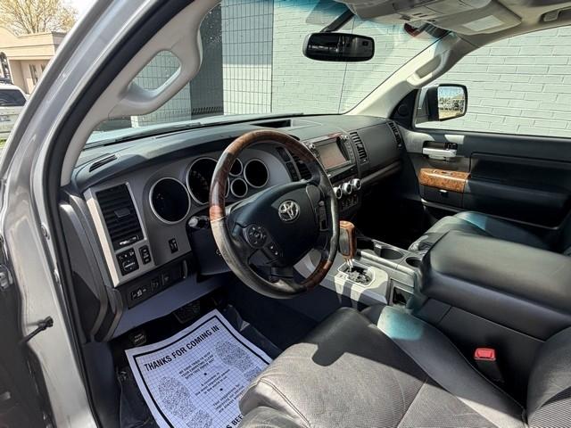 Toyota Tundra 4WD Truck  2013