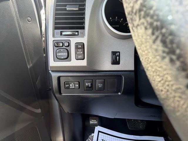 Toyota Tundra 4WD Truck  2013