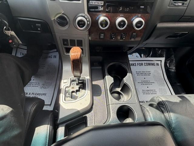 Toyota Tundra 4WD Truck  2013