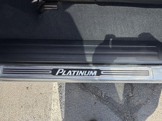 Toyota Tundra 4WD Truck  2013