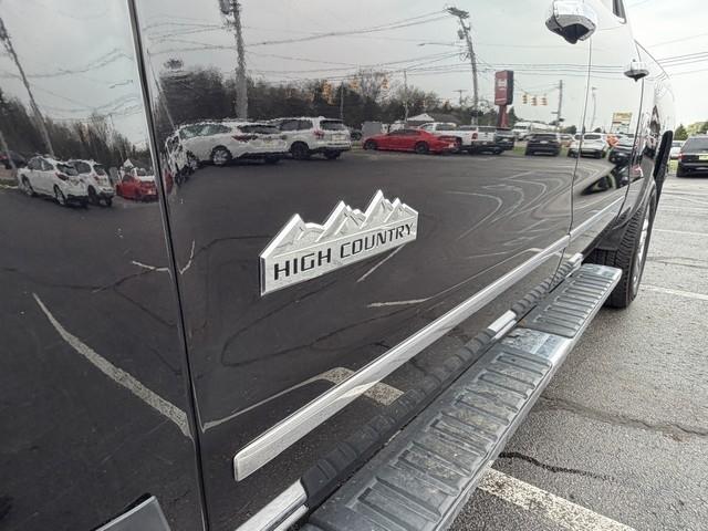 Chevrolet Silverado 2500HD Built After Aug 14  2015