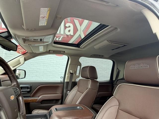 Chevrolet Silverado 2500HD Built After Aug 14  2015