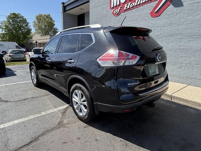 Nissan Rogue SV 4D SUV AWD 2016