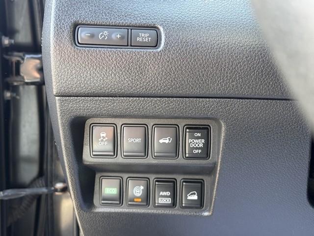 Nissan Rogue SV 4D SUV AWD 2016