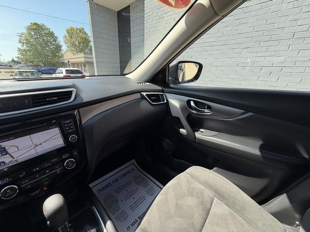 Nissan Rogue SV 4D SUV AWD 2016