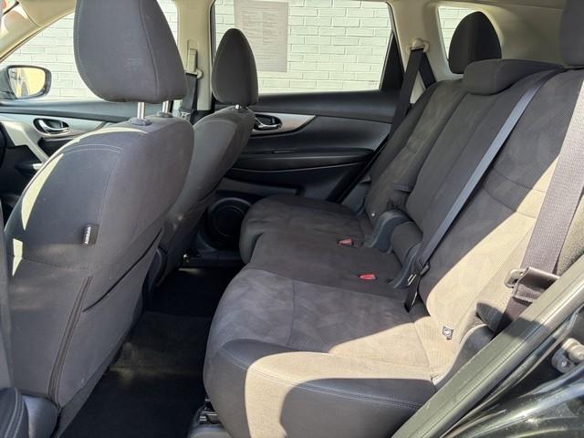 Nissan Rogue SV 4D SUV AWD 2016