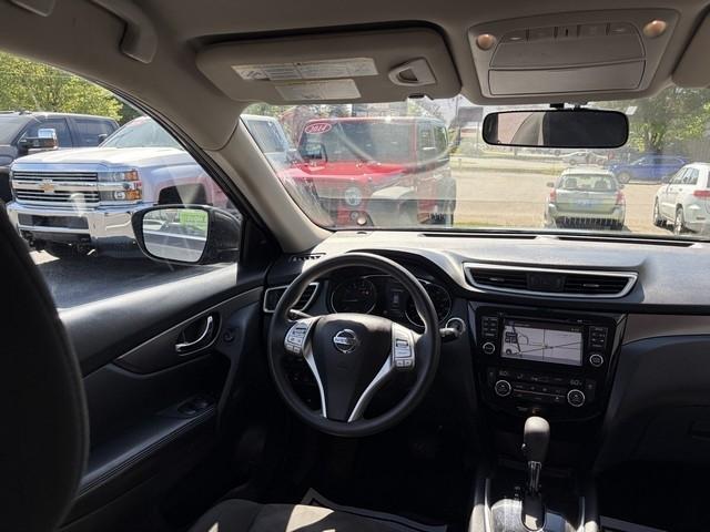 Nissan Rogue SV 4D SUV AWD 2016