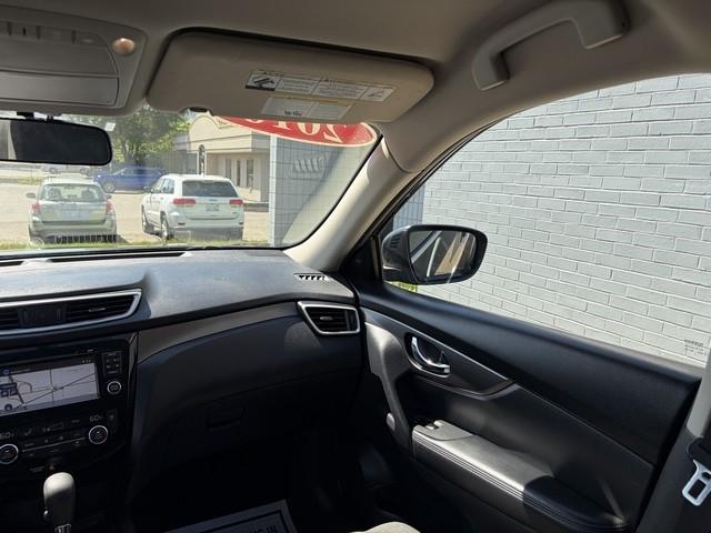 Nissan Rogue SV 4D SUV AWD 2016