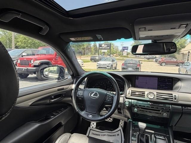 Lexus LS 460  2013