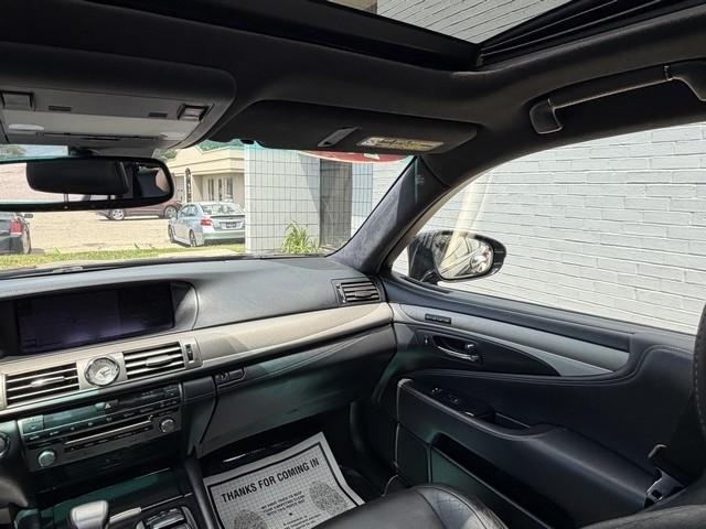 Lexus LS 460  2013