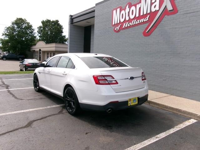 Ford Taurus  2013