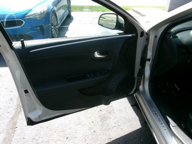 Chevrolet Malibu  2012
