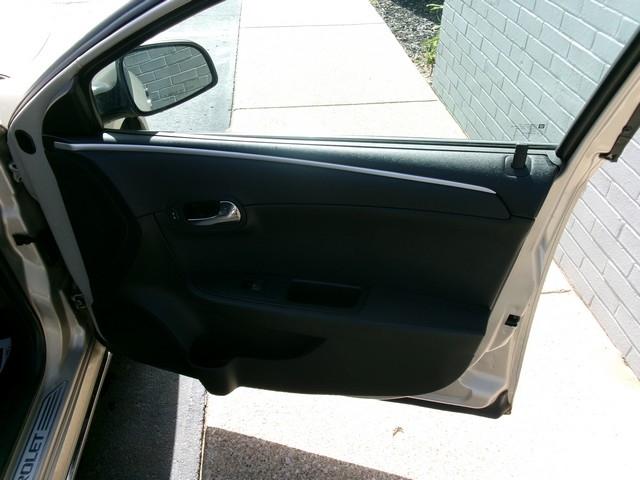 Chevrolet Malibu  2012