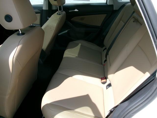 Volkswagen Jetta  2020