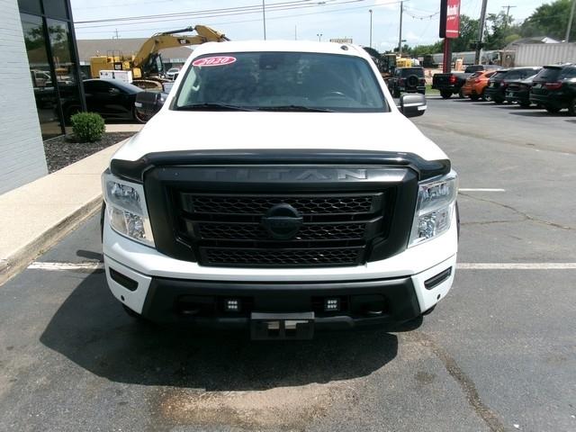 Nissan Titan  2020