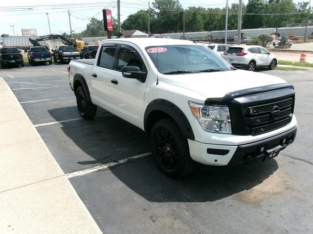 Nissan Titan  2020