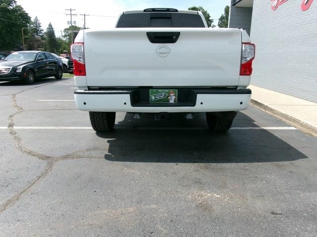 Nissan Titan  2020