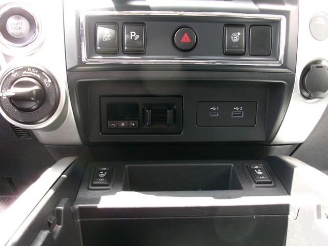 Nissan Titan  2020